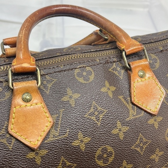 Louis Vuitton 30 Speedy Satchel - Picture 8 of 14